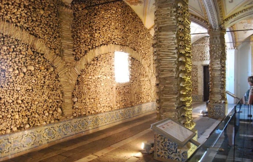 Chapel of Bones (Capela dos Ossos), Évora, Portugal